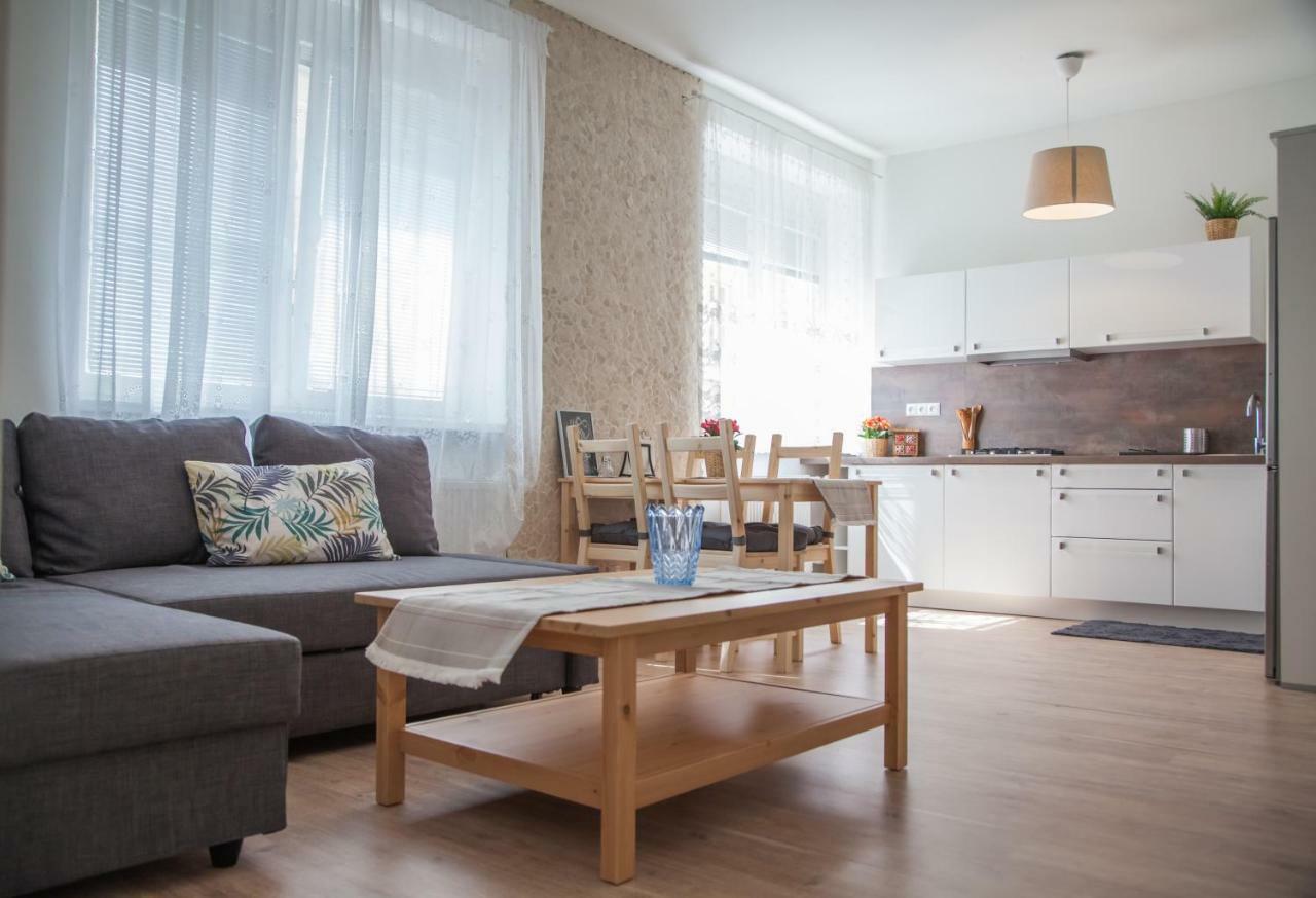 Downtown Pedestrian Zone Apartment Братислава Экстерьер фото